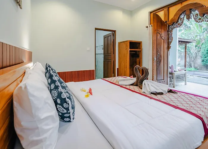 Sebujan Grand Aurora Motel 2*
